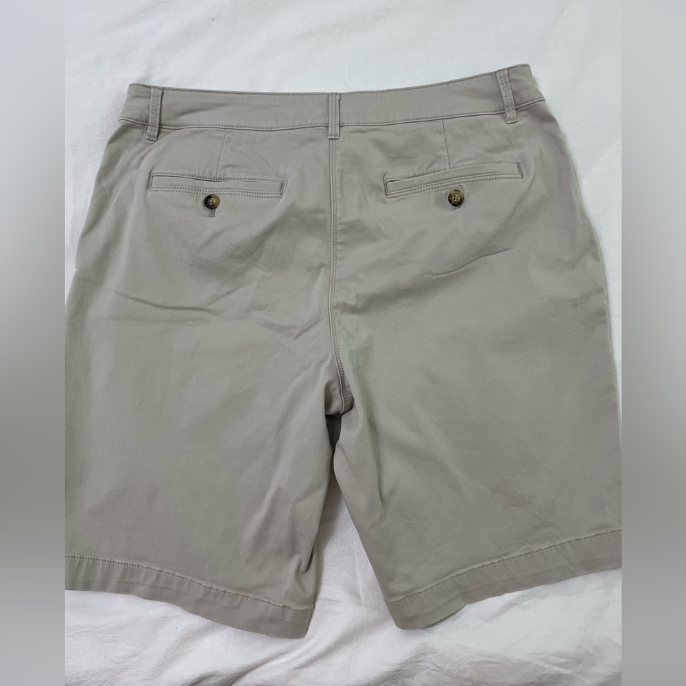 Tommy Bahama Classic Tan Shorts - Picture 2 of 10